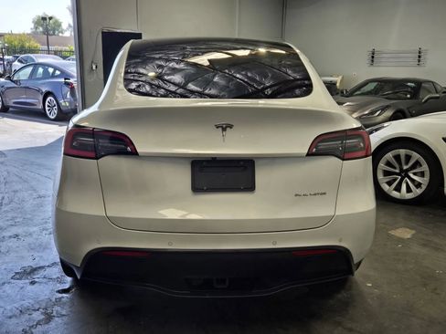 Used 2020 Tesla Model Y Long Range image 3