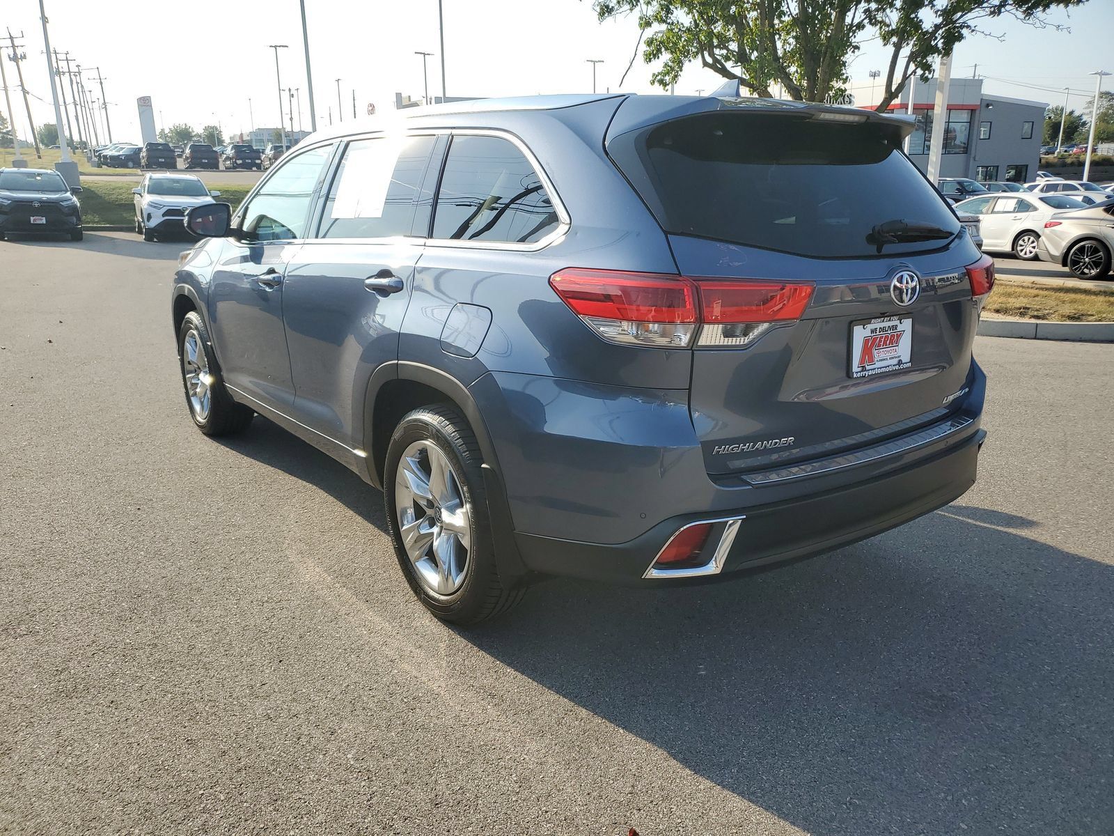 Used 2018 Toyota Highlander Limited AWD/4WD image 3
