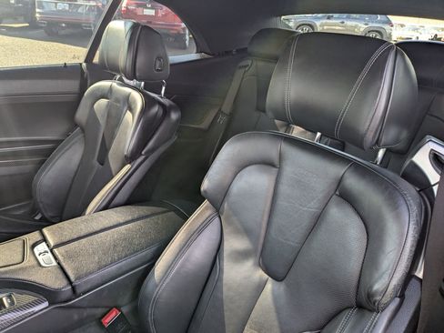 Used 2013 BMW M6 Convertible image 22