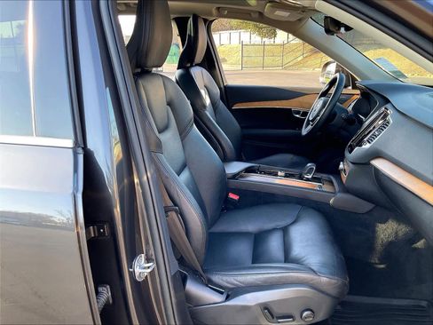 Used 2023 Volvo XC90 B6 Plus w/ Protection Package Premier image 10