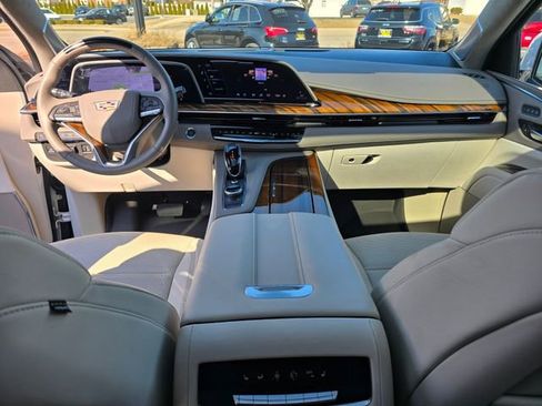 Used 2024 Cadillac Escalade Sport Platinum image 25