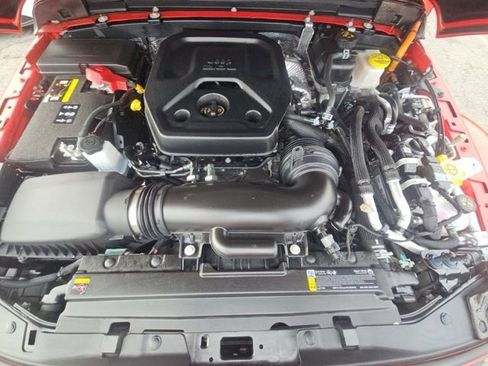 Used 2025 Jeep Wrangler Unlimited Sahara AWD/4WD image 20