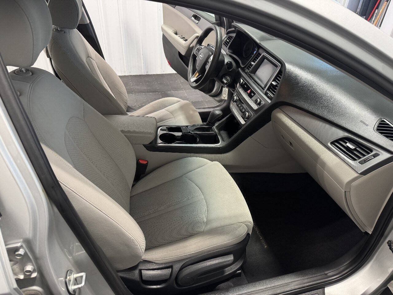 Used 2018 Hyundai Sonata ECO FWD image 16