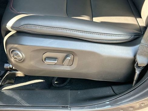 New 2026 Jeep Wrangler Unlimited Rubicon w/ Technology Group image 18