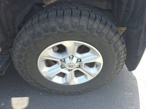 Used 2019 Toyota 4Runner SR5 Premium AWD/4WD image 10