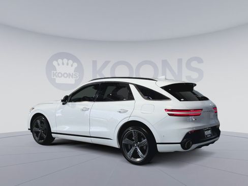 Used 2023 Genesis GV70 3.5T Sport w/ Sport Prestige Package AWD/4WD image 8