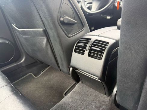 Used 2008 Mercedes-Benz C 300 Sport image 30