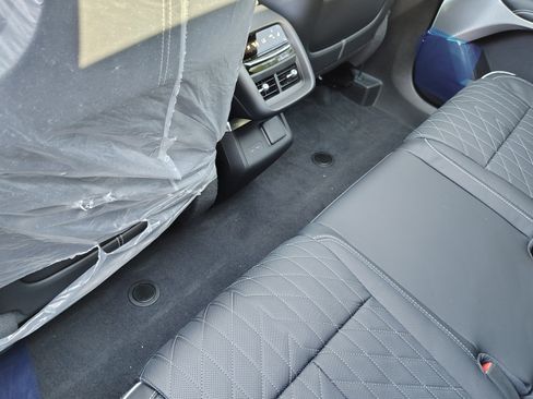 New 2026 Cadillac Lyriq V w/ LPO, Floor Liner Package image 28