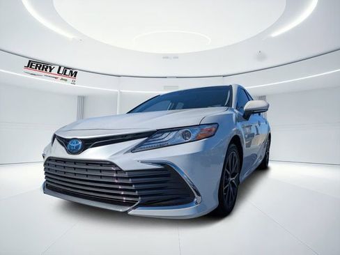 Used 2023 Toyota Camry XLE image 5