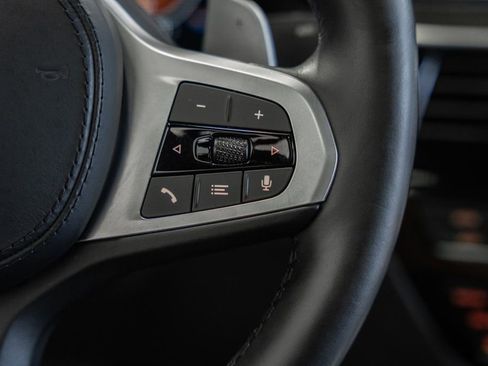 Used 2021 BMW M550i xDrive w/ Premium Package image 37