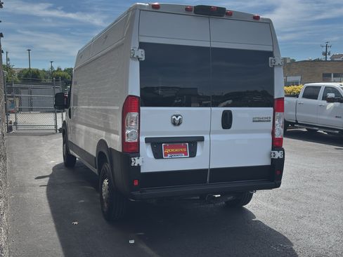 Used 2024 RAM ProMaster 2500 FWD image 4