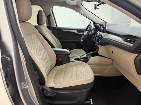 Used 2022 Ford Escape SE w/ Convenience Package FWD image 24