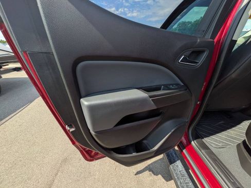 Used 2019 Chevrolet Colorado Z71 AWD/4WD image 22