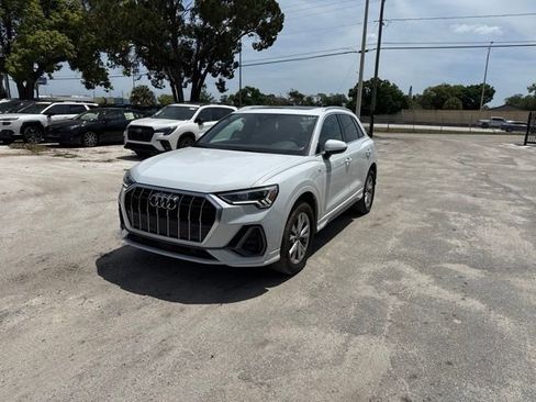 Used 2025 Audi Q3 2.0T Premium AWD/4WD image 2