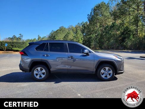 Used 2022 Toyota RAV4 XLE FWD image 7