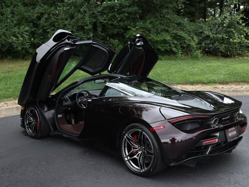 Used 2018 McLaren 720S Performance image 2