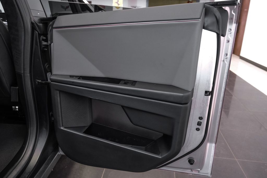Used 2024 Tesla Cybertruck AWD Crew Cab image 43