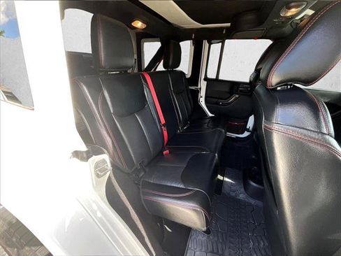 Used 2018 Jeep Wrangler Unlimited Rubicon AWD/4WD image 25