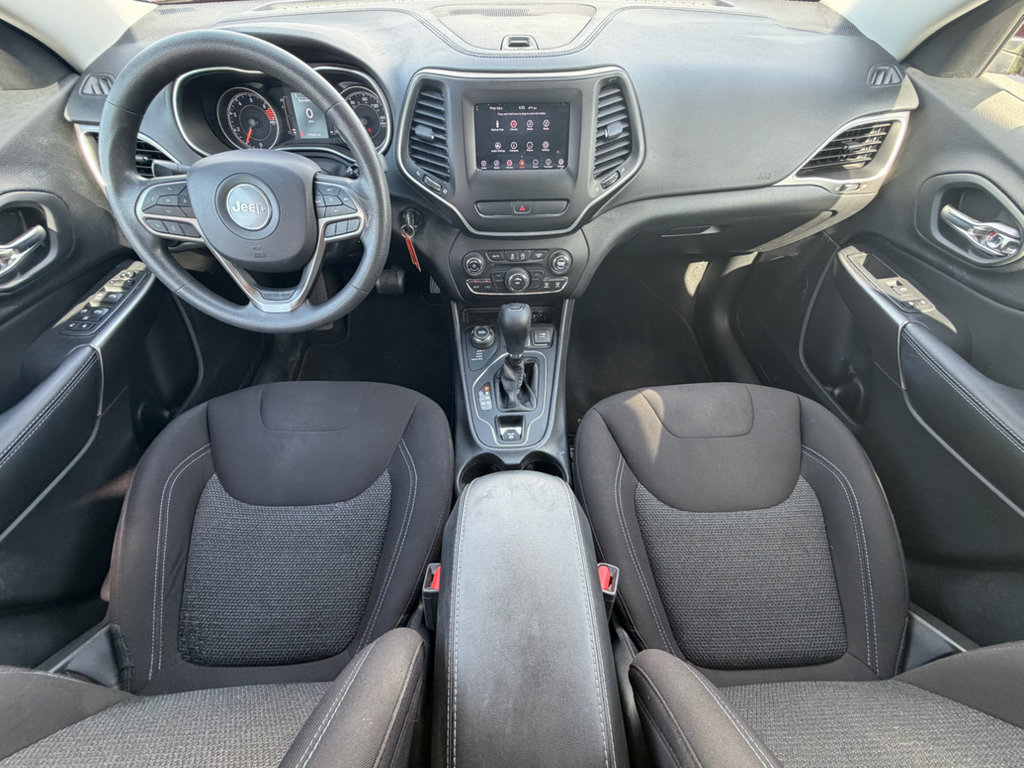 Used 2020 Jeep Cherokee Latitude AWD/4WD image 10