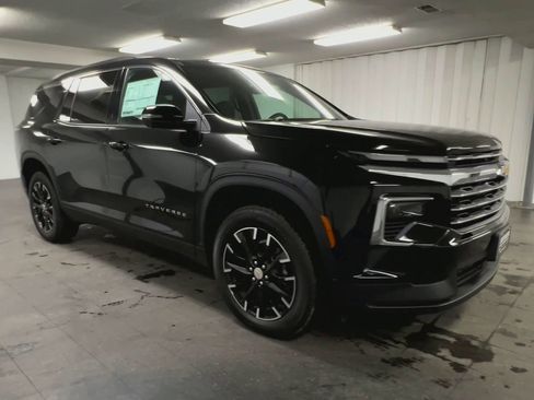 New 2025 Chevrolet Traverse LT w/ Sun and Wheel Package image 37