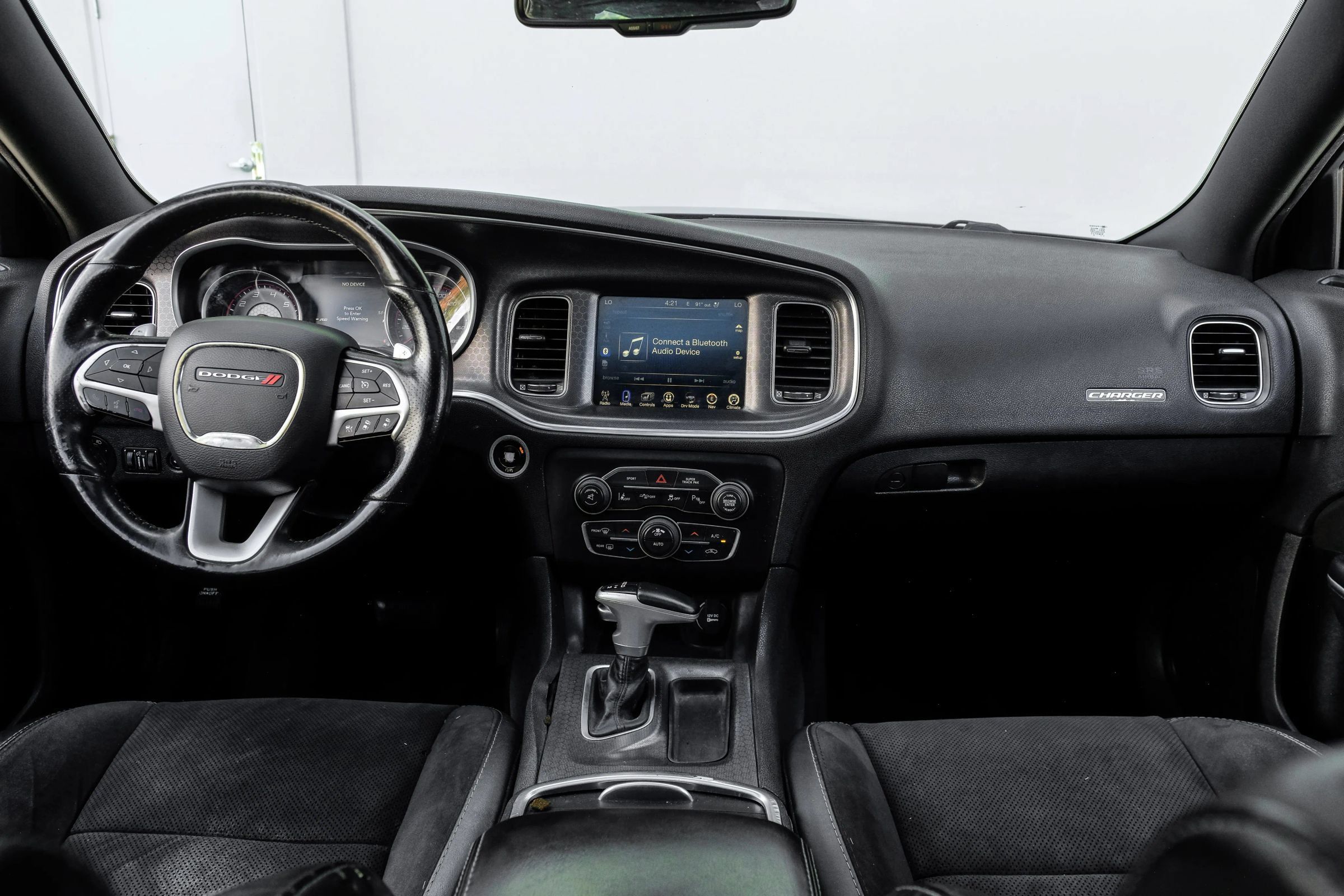Used 2016 Dodge Charger R/T Scat Pack w/ Technology Group RWD image 18