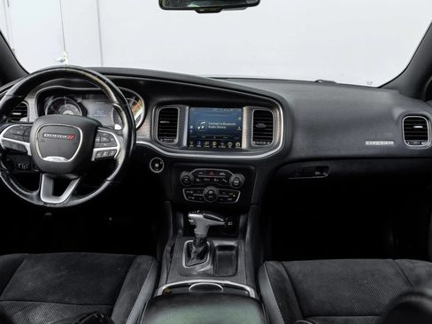 Used 2016 Dodge Charger R/T Scat Pack w/ Technology Group RWD image 18