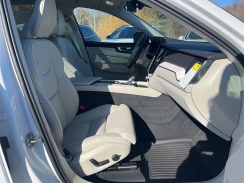 New 2026 Volvo XC60 B5 Ultra w/ Protection Package Premier AWD/4WD image 14
