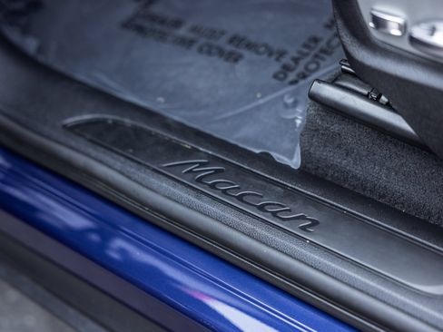 Certified 2026 Porsche Macan AWD/4WD image 24