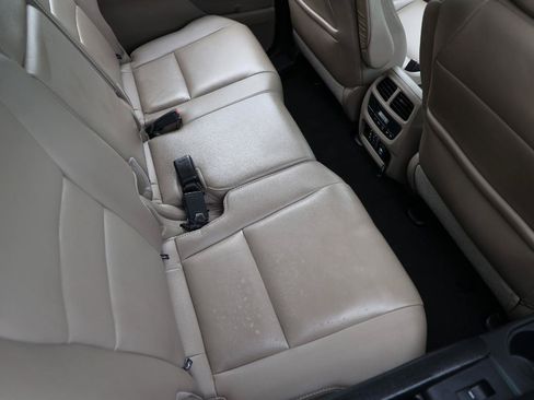 Used 2016 Honda Pilot Touring image 12