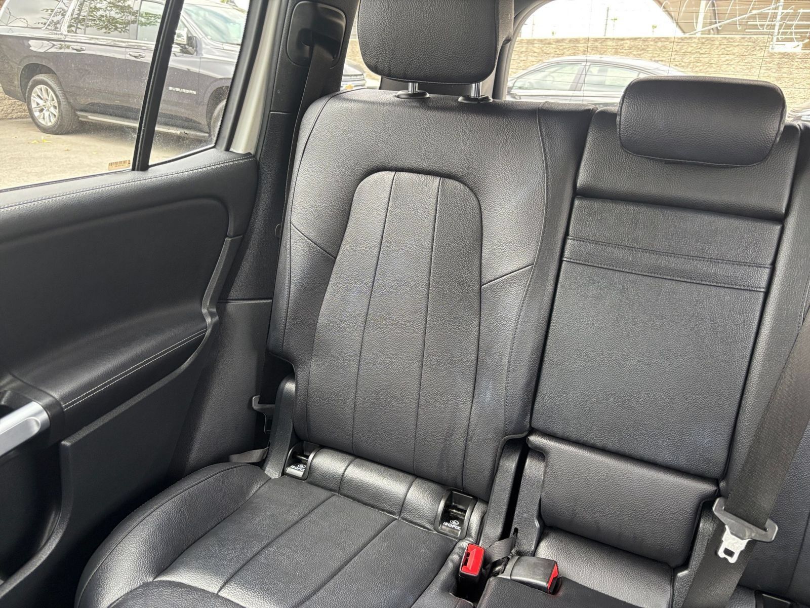 Used 2025 Mercedes-Benz GLB 250 4MATIC image 40