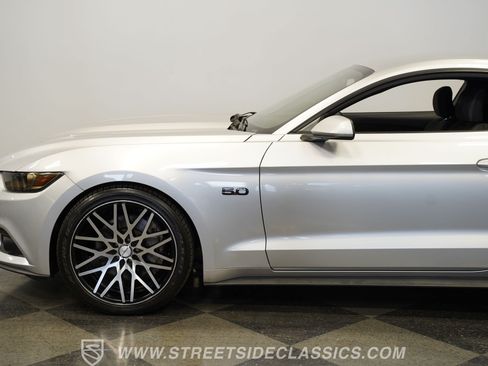 Used 2015 Ford Mustang GT RWD image 20