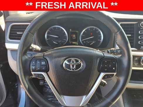 Used 2018 Toyota Highlander Limited Platinum image 19
