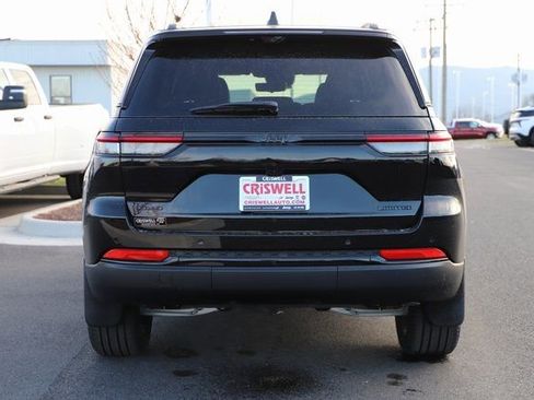 New 2025 Jeep Grand Cherokee Limited w/ Luxury Tech Group II AWD/4WD image 3