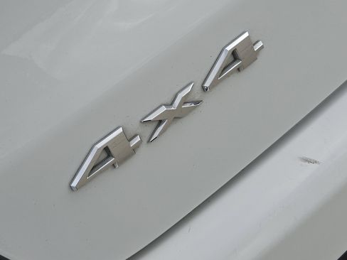 Used 2025 Jeep Compass Limited image 12