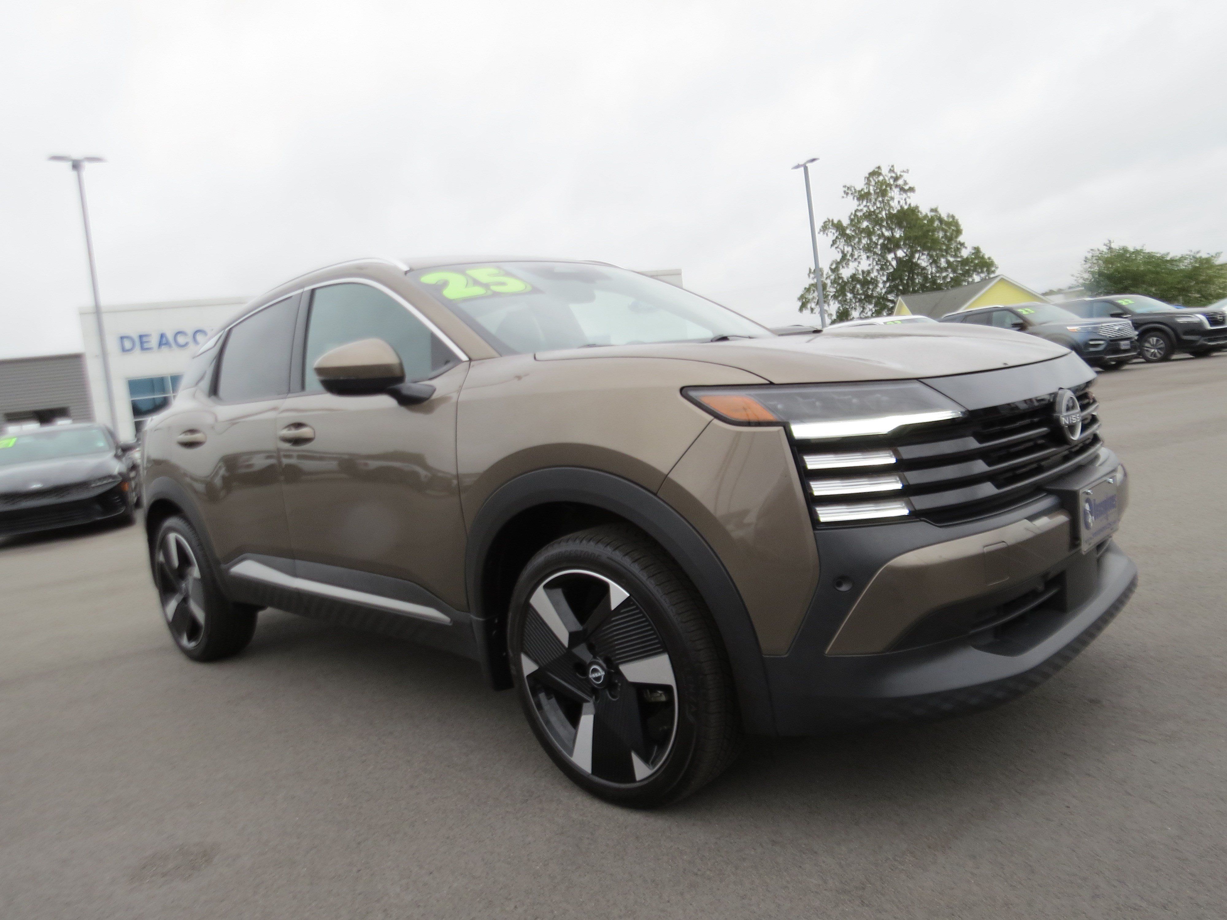 Used 2025 Nissan Kicks SR AWD/4WD image 21