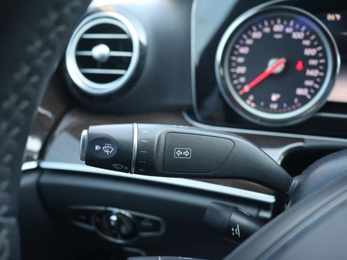 Used 2018 Mercedes-Benz E 300 image 43
