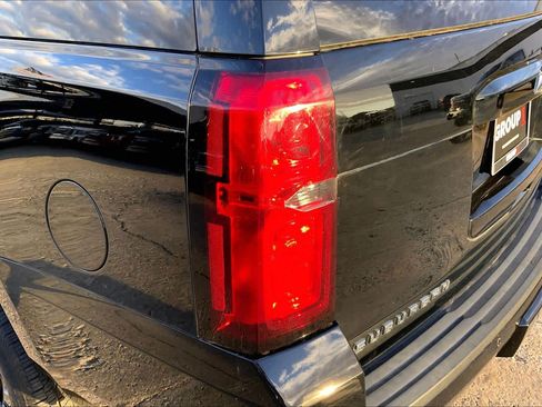 Used 2020 Chevrolet Suburban LT AWD/4WD image 28