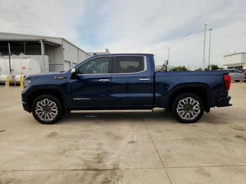 Used 2023 GMC Sierra 1500 Denali Ultimate AWD/4WD image 4