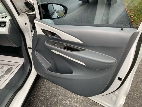 Used 2018 Chevrolet Bolt LT image 20