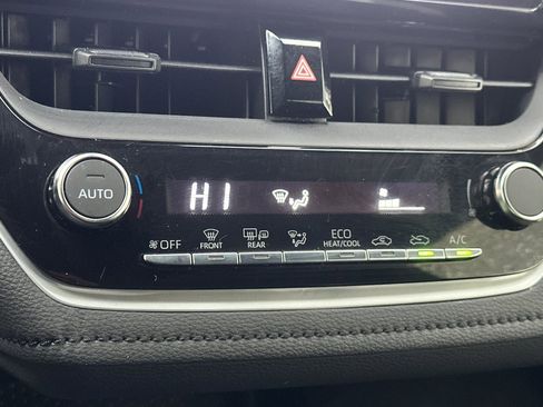 Used 2024 Toyota Corolla SE image 27