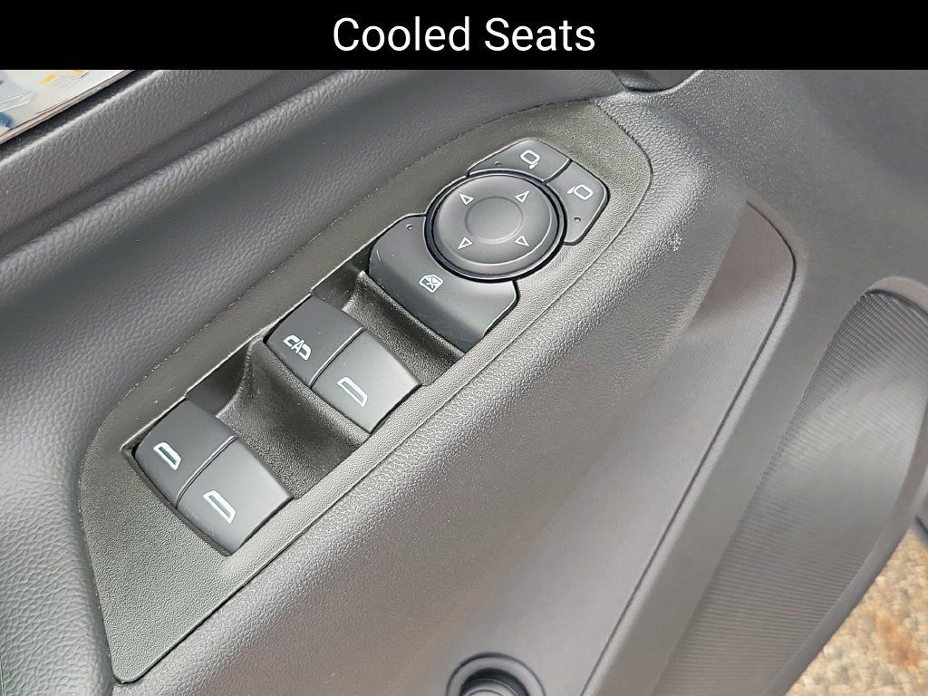 Certified 2024 Chevrolet Equinox LT w/ LPO, Floor Liner Package FWD image 11