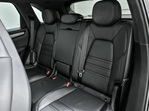 Used 2019 Porsche Cayenne Turbo image 25