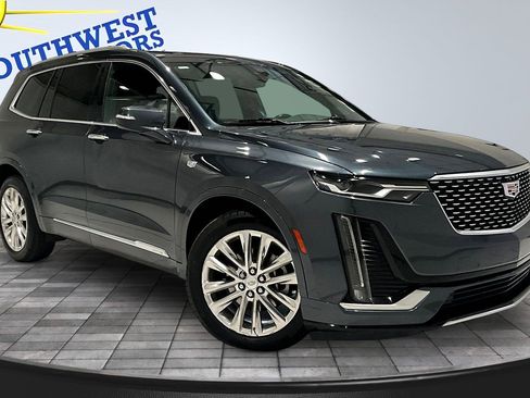 Used 2020 Cadillac XT6 Premium Luxury AWD/4WD image 3