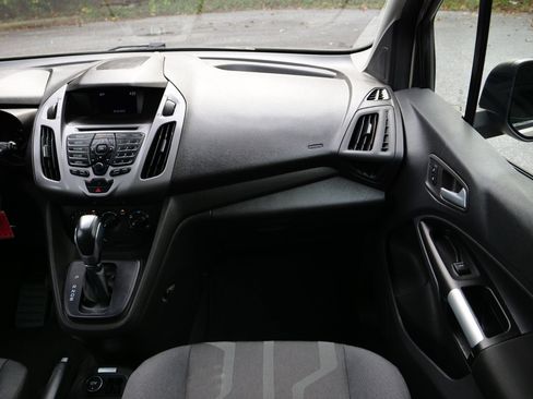 Used 2016 Ford Transit Connect XLT image 27