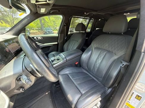 Used 2024 BMW X7 xDrive40i w/ M Sport Package AWD/4WD image 10