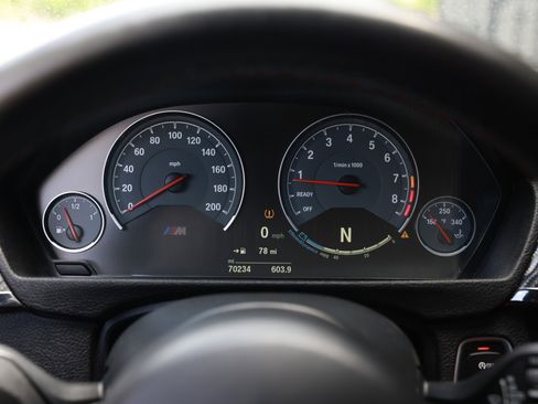 Used 2020 BMW M4 Coupe w/ M Driver's Package image 35