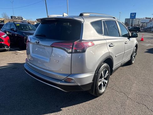 Used 2018 Toyota RAV4 XLE image 7