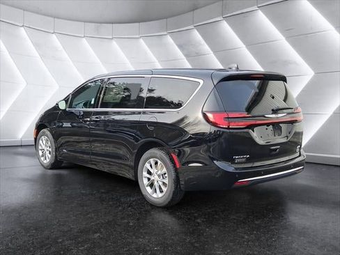 New 2026 Chrysler Pacifica Select image 20