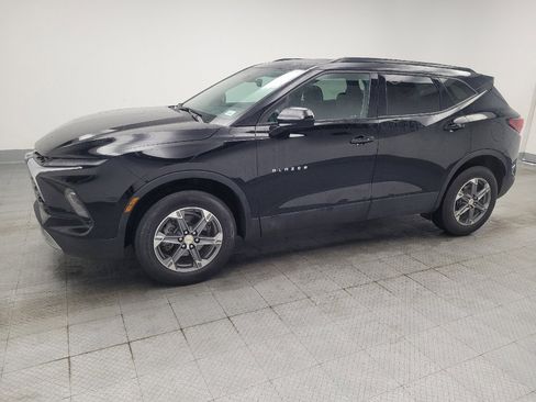 Used 2024 Chevrolet Blazer LT w/ Convenience Package FWD image 2