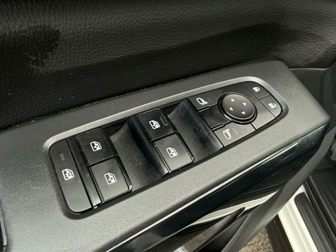 Certified 2023 Nissan Pathfinder SV image 21